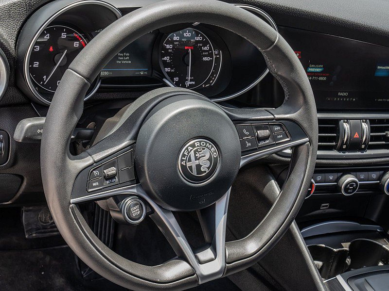 Used 2018 Alfa Romeo Giulia AWD image 23