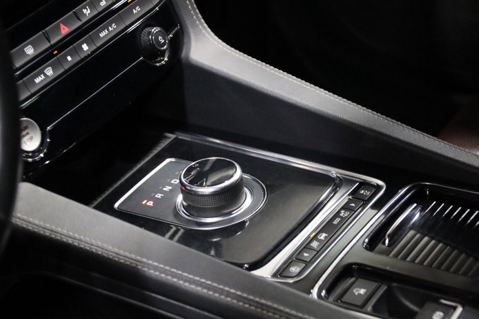 Used 2019 Jaguar F-PACE S image 62