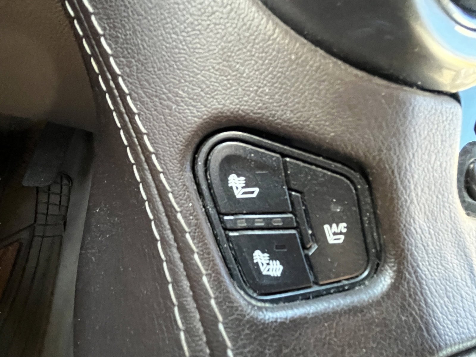 Used 2015 Chevrolet Suburban LTZ AWD/4WD image 21