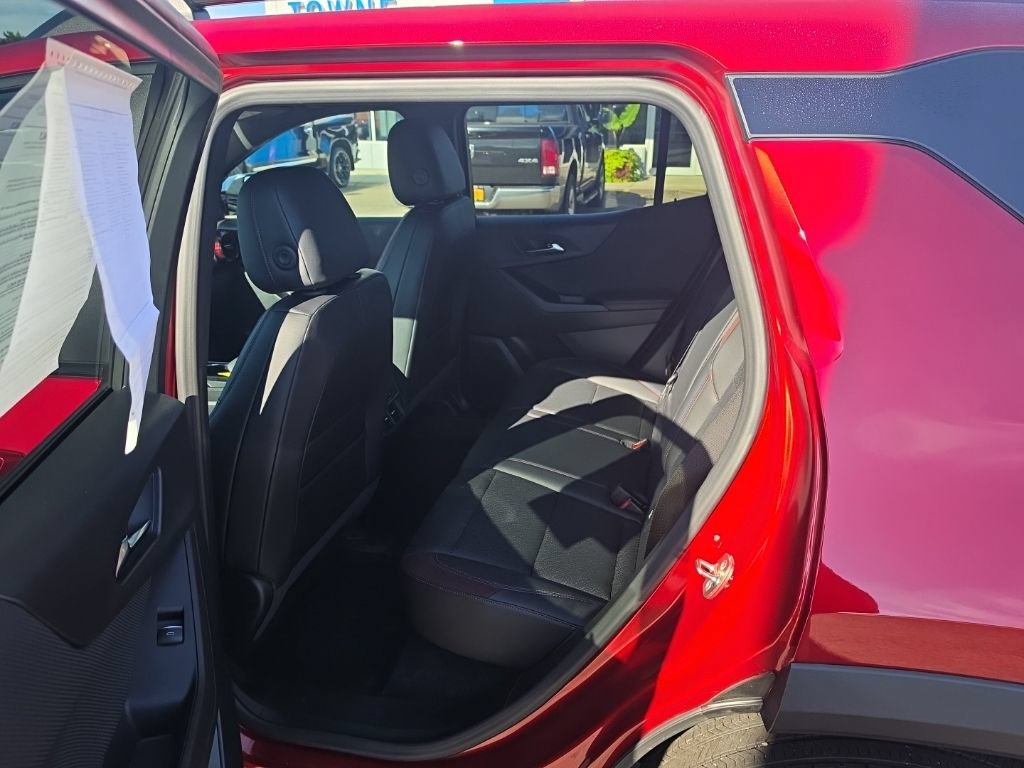 Used 2025 Chevrolet Equinox RS w/ Safety and Technology Package FWD image 11
