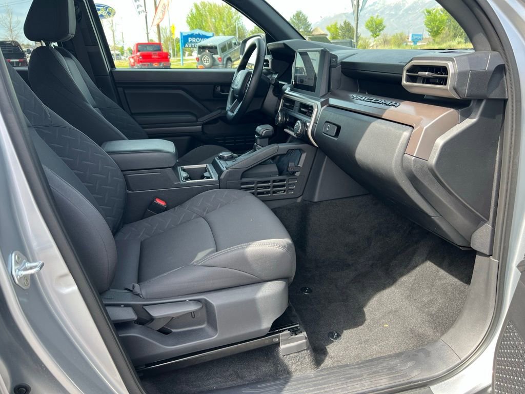 Used 2024 Toyota Tacoma SR5 AWD/4WD image 19