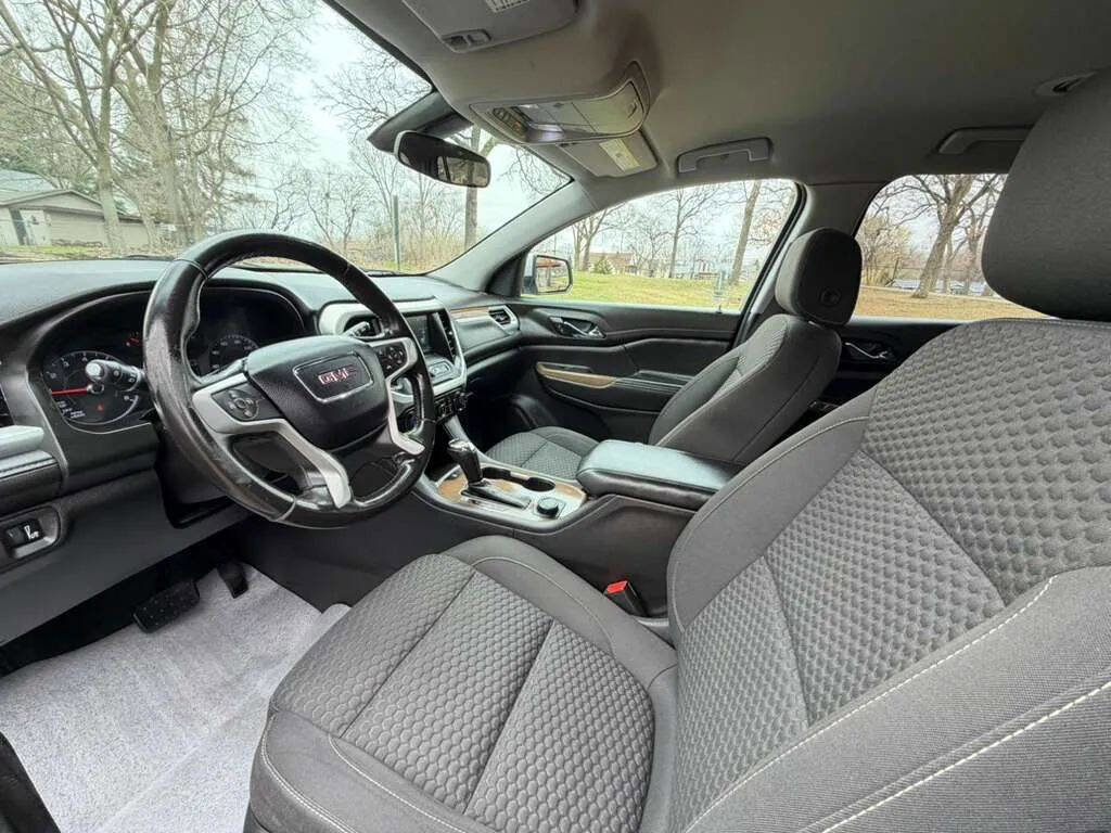 Used 2019 GMC Acadia SLE image 13