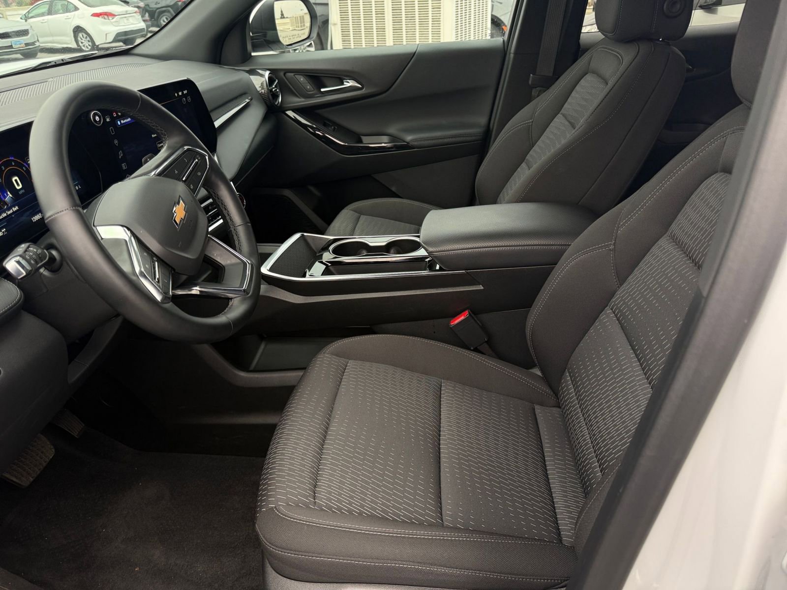 Used 2025 Chevrolet Equinox LT image 27