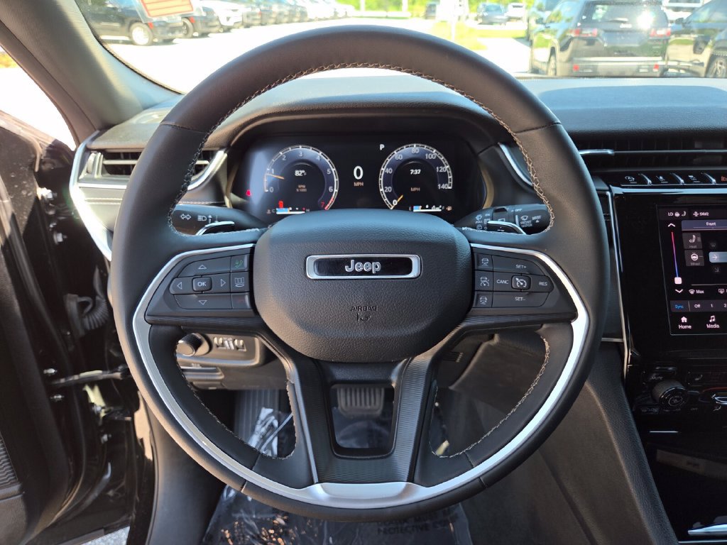 Certified 2024 Jeep Grand Cherokee L Altitude AWD/4WD image 34