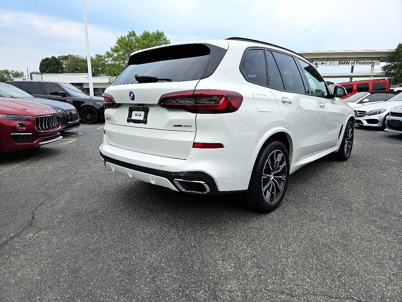 Used 2022 BMW X5 xDrive40i w/ M Sport Package image 10