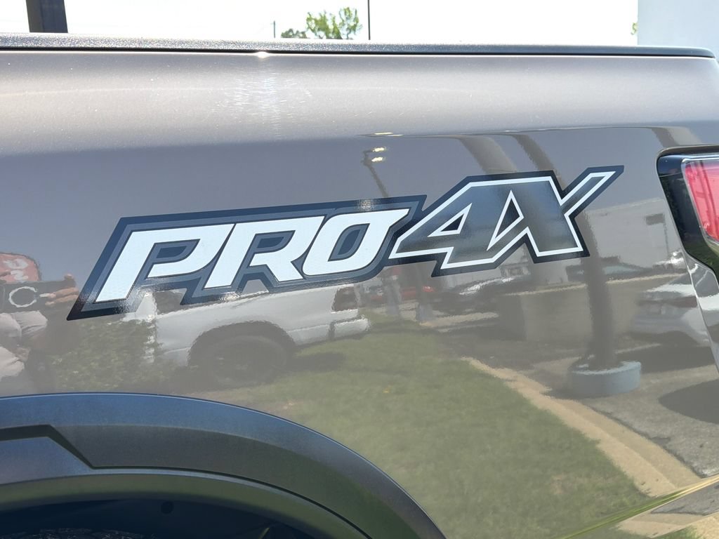 Used 2020 Nissan Titan PRO-4X AWD/4WD image 30