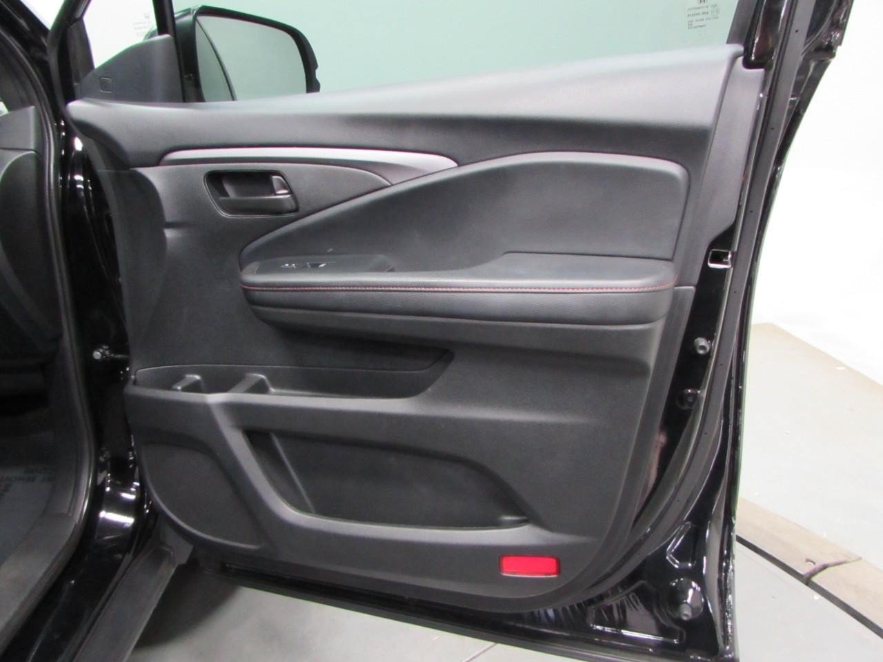 Used 2023 Honda Passport TrailSport image 16