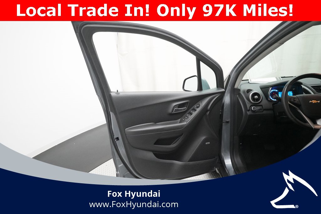 Used 2015 Chevrolet Trax LT w/ LT Sun and Sound Package image 27