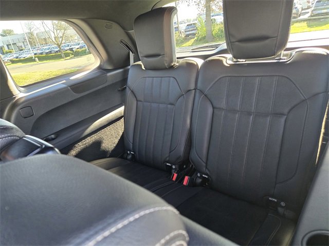 Used 2017 Mercedes-Benz GLS 450 4MATIC image 16