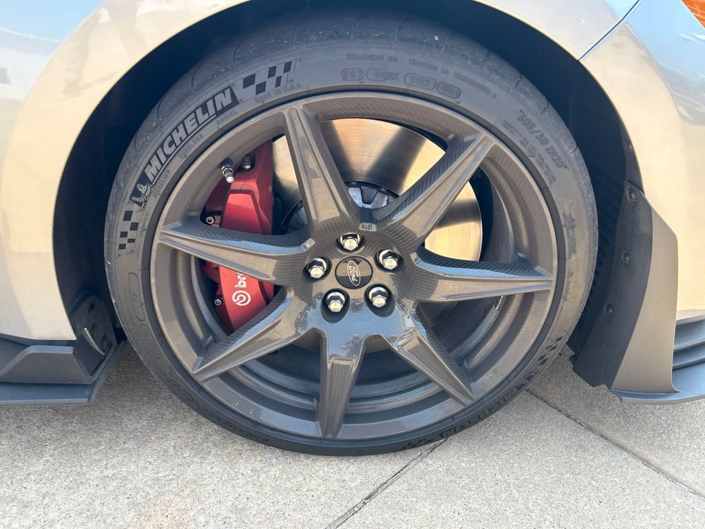 Used 2020 Ford Mustang Shelby GT500 w/ Carbon Fiber Track Pack RWD image 12