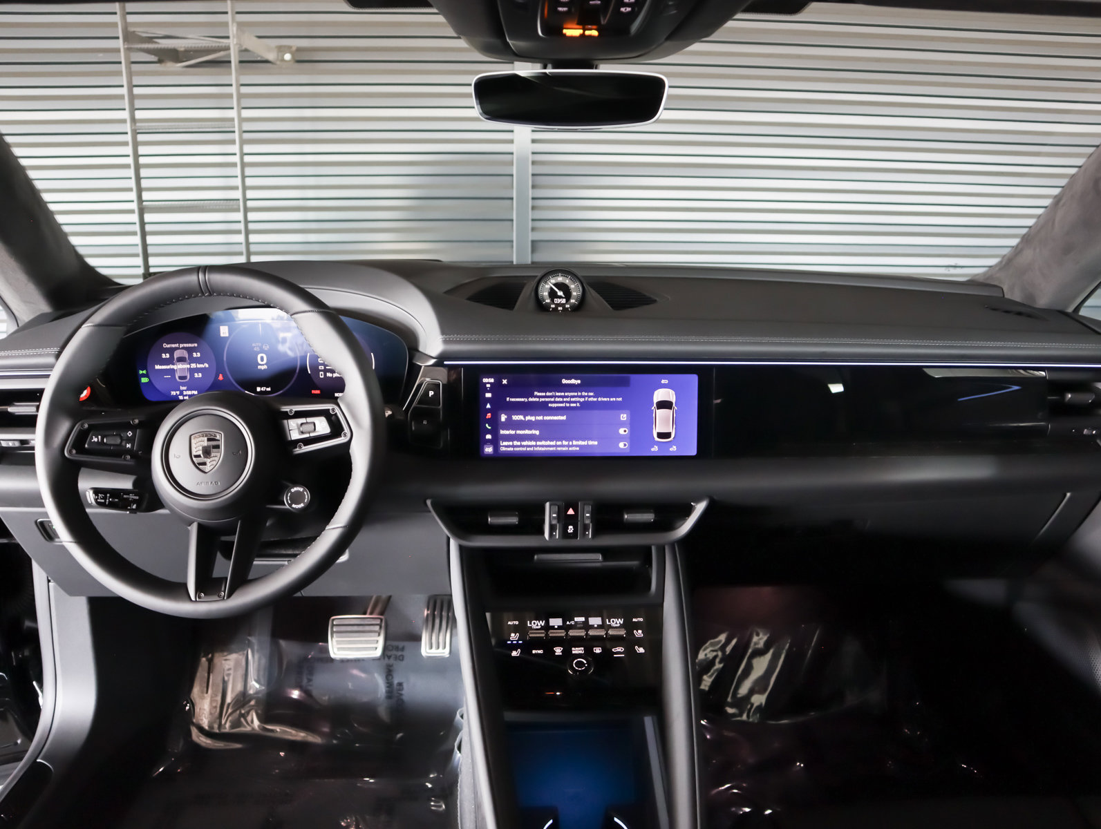 Used 2025 Porsche Macan Turbo Electric image 16