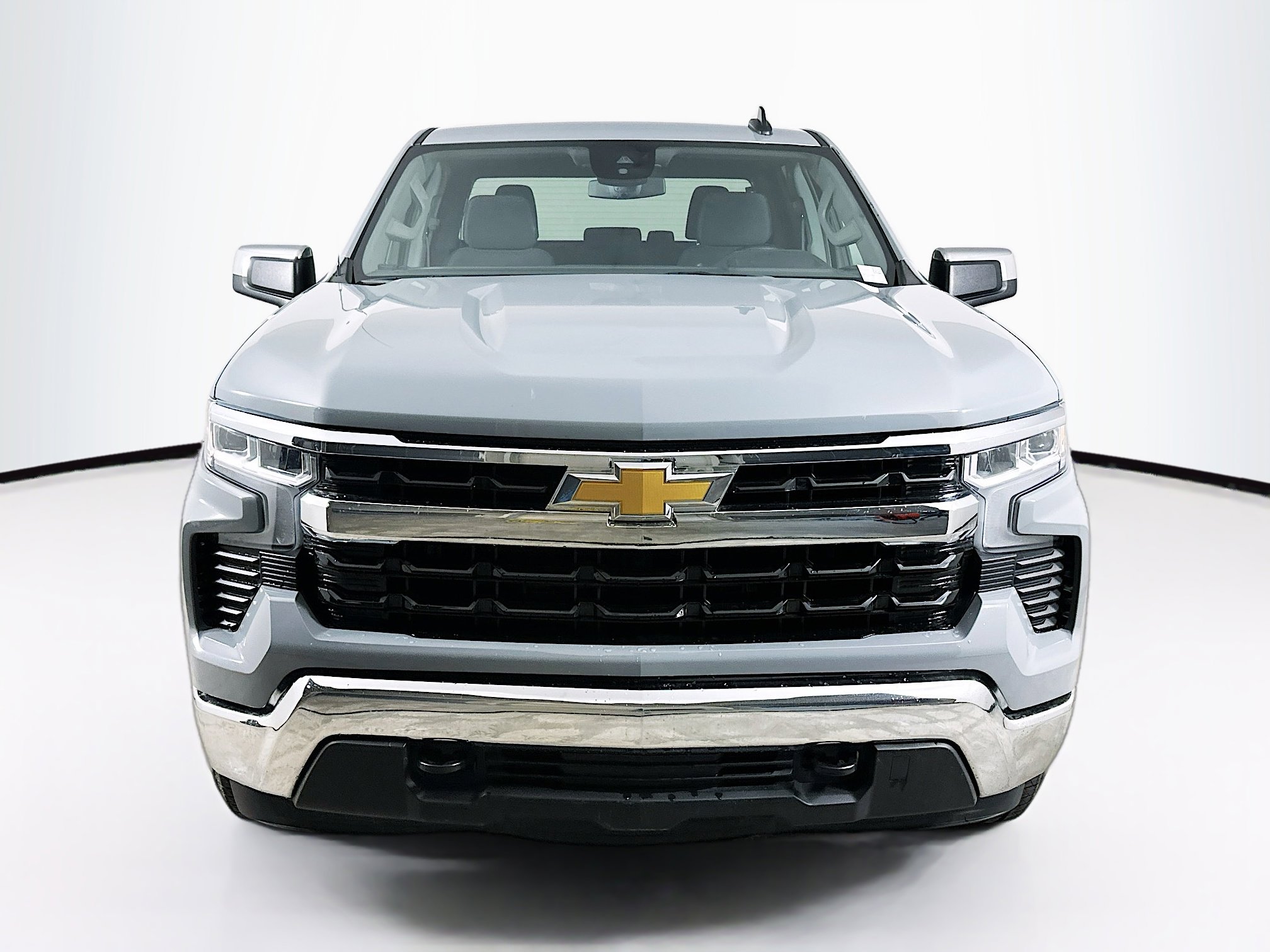 Used 2024 Chevrolet Silverado 1500 LT image 2