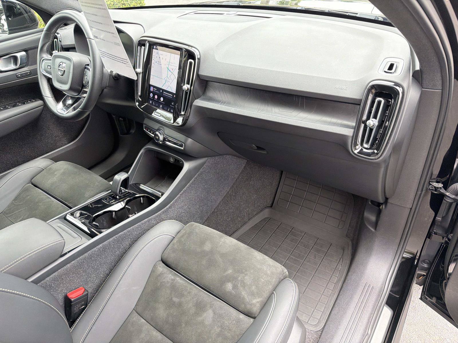 Certified 2023 Volvo C40 P8 Recharge Plus w/ Protection Package Premier AWD/4WD image 27