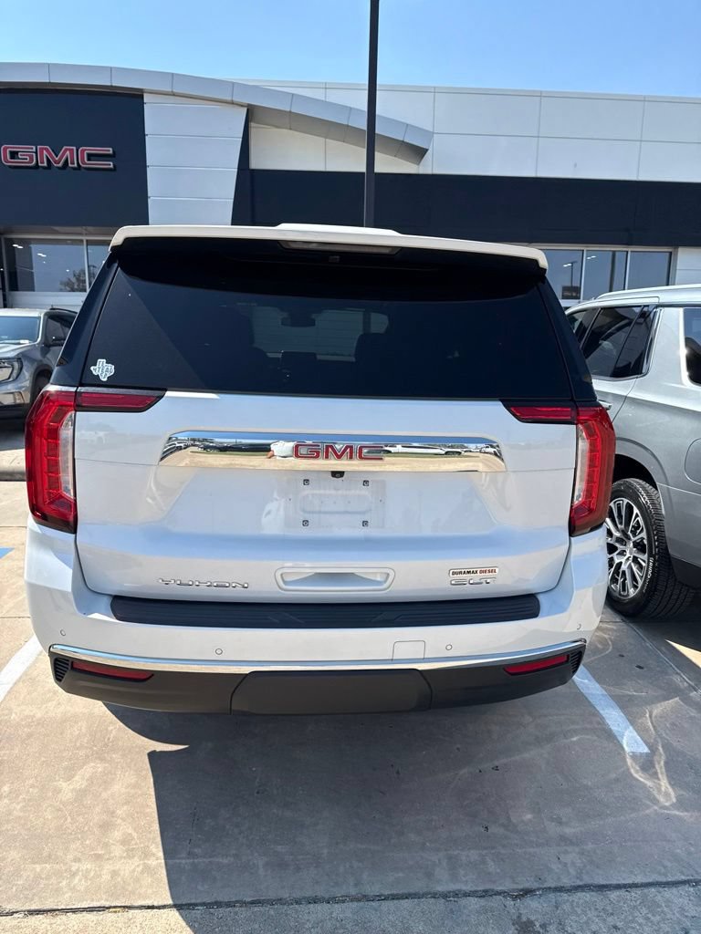 Used 2023 GMC Yukon SLT w/ SLT Luxury Package AWD/4WD image 6