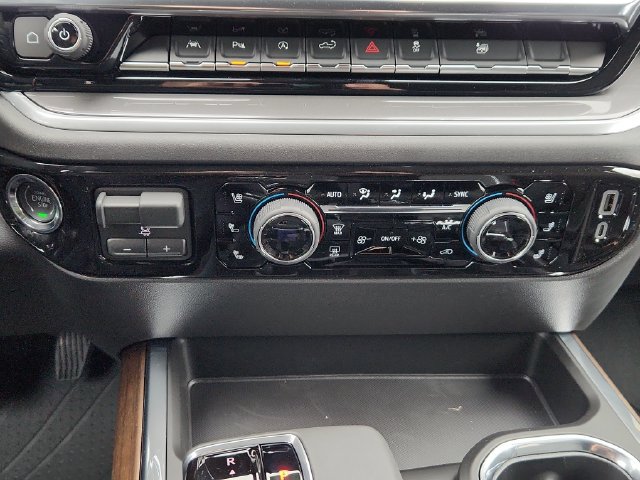 New 2026 Chevrolet Silverado 1500 High Country w/ High Country Premium Package AWD/4WD image 30