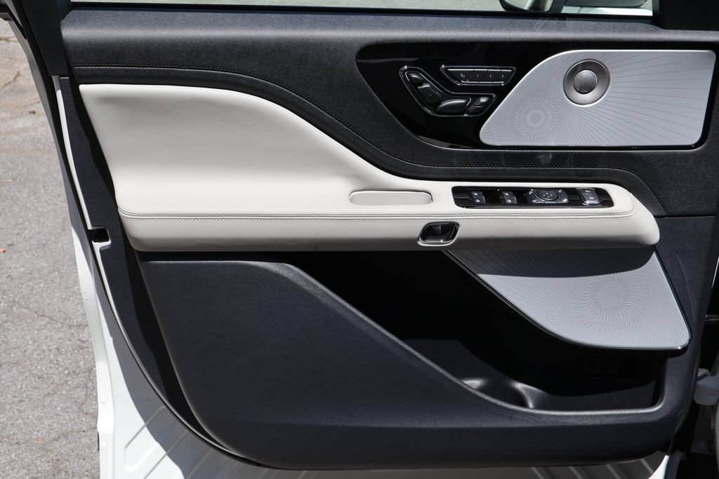 New 2026 Lincoln Aviator Reserve AWD/4WD image 18