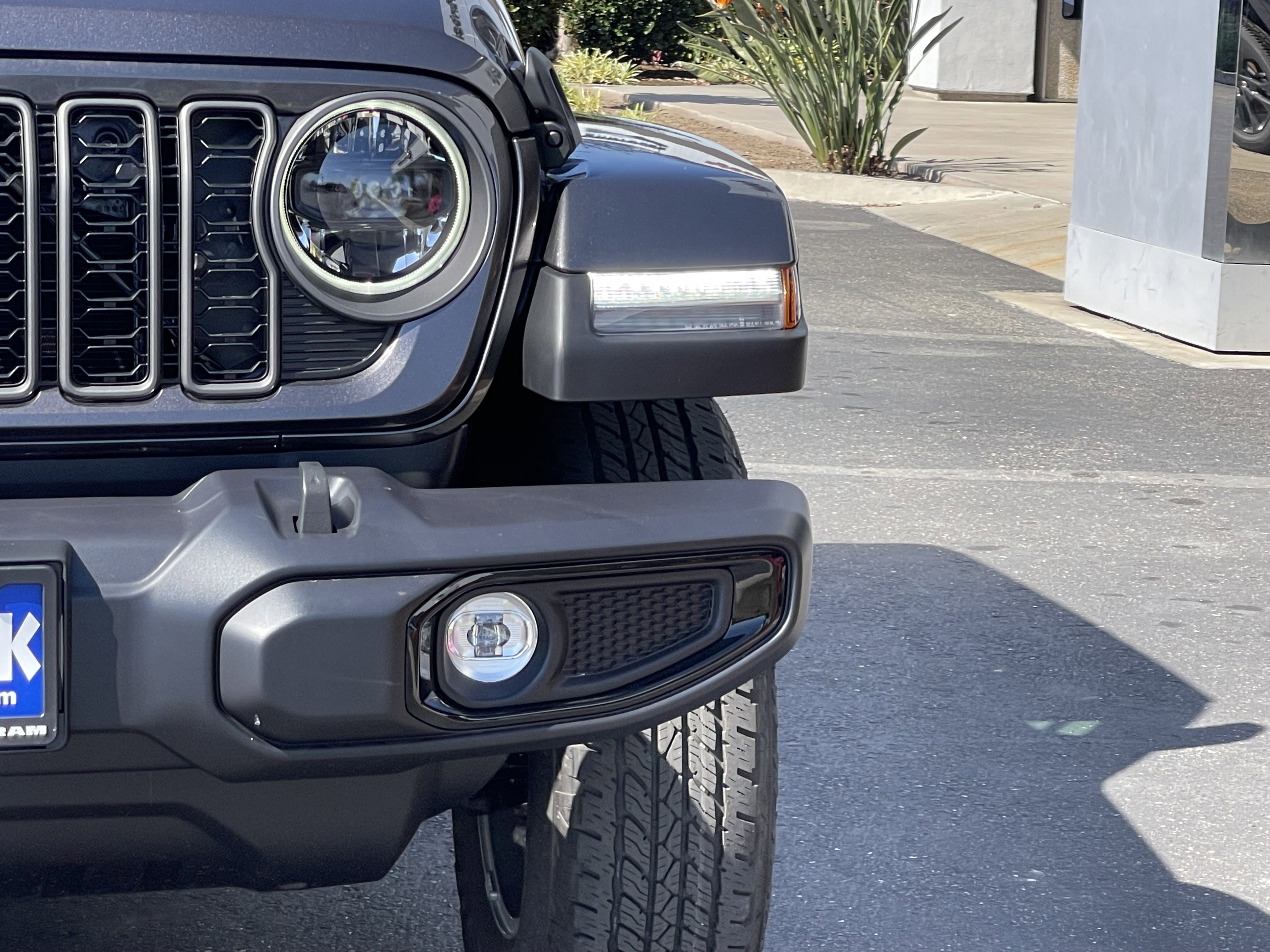 New 2026 Jeep Gladiator Sport AWD/4WD image 6