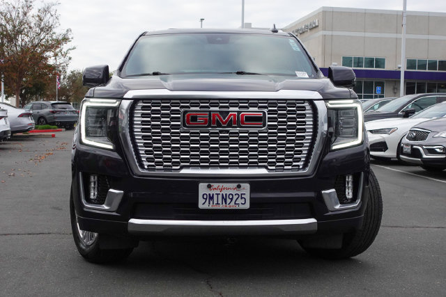 Used 2024 GMC Yukon XL Denali AWD/4WD image 3