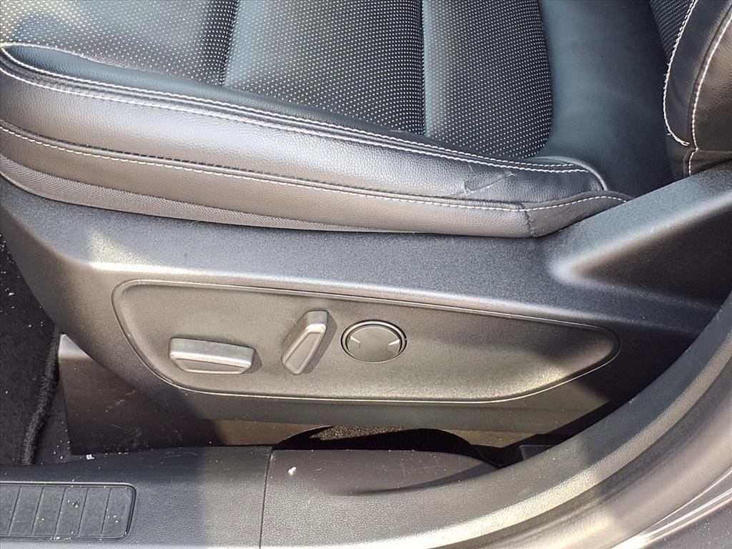 Used 2021 Ford Escape Titanium w/ Class II Trailer Tow Package image 4