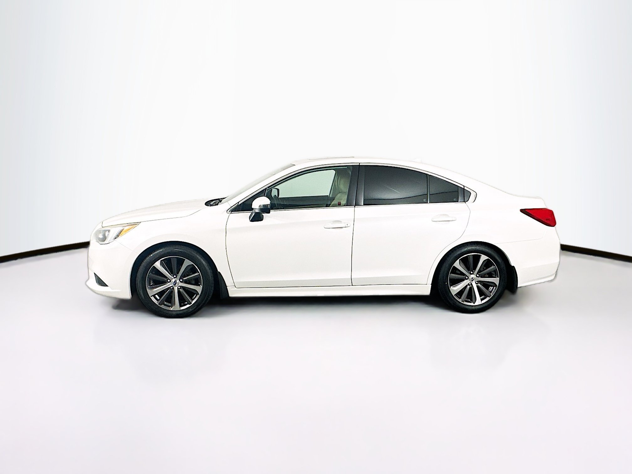 Used 2016 Subaru Legacy 2.5i Limited AWD/4WD image 4