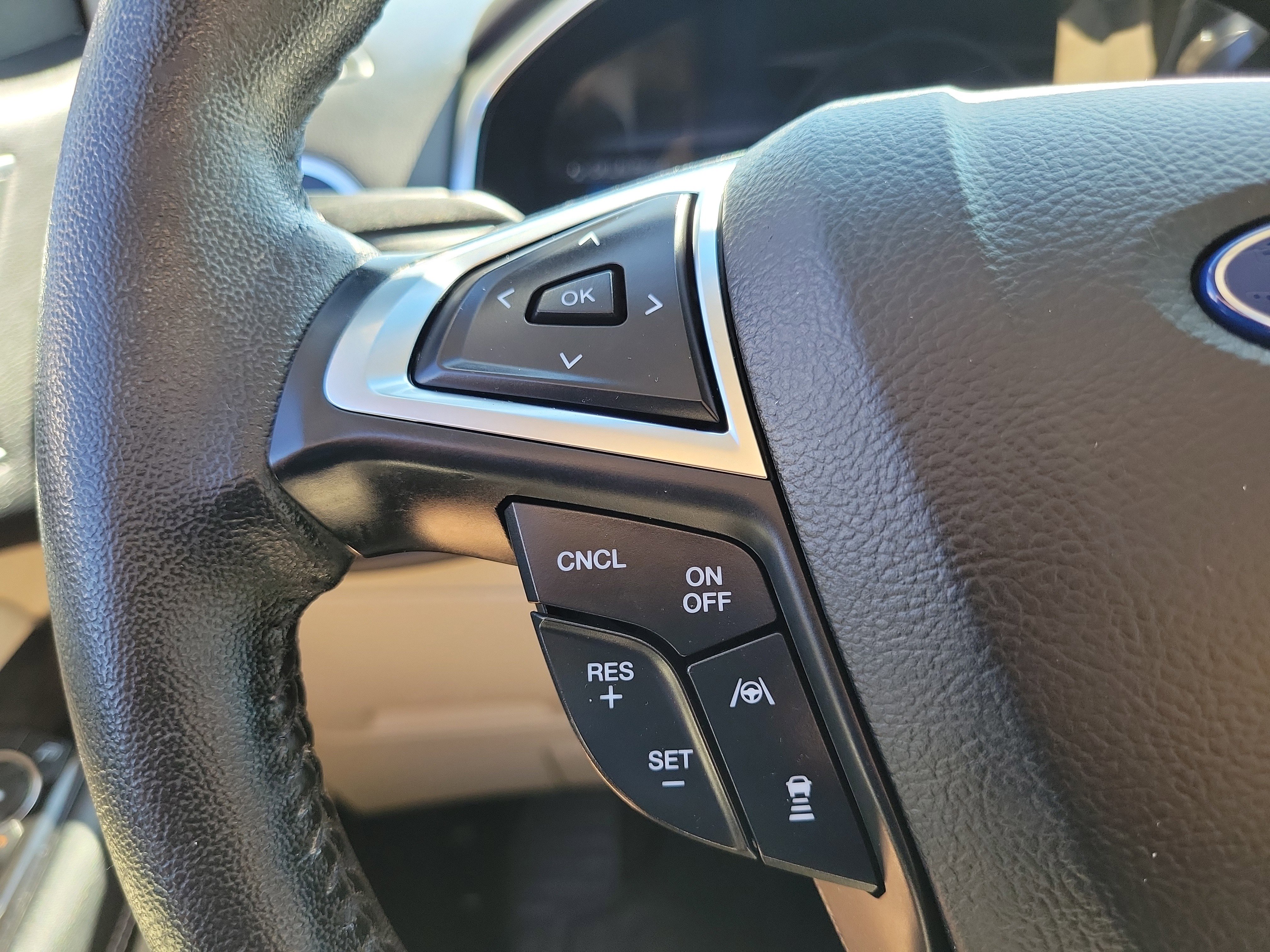 Used 2019 Ford Edge Titanium w/ Equipment Group 301A FWD image 25