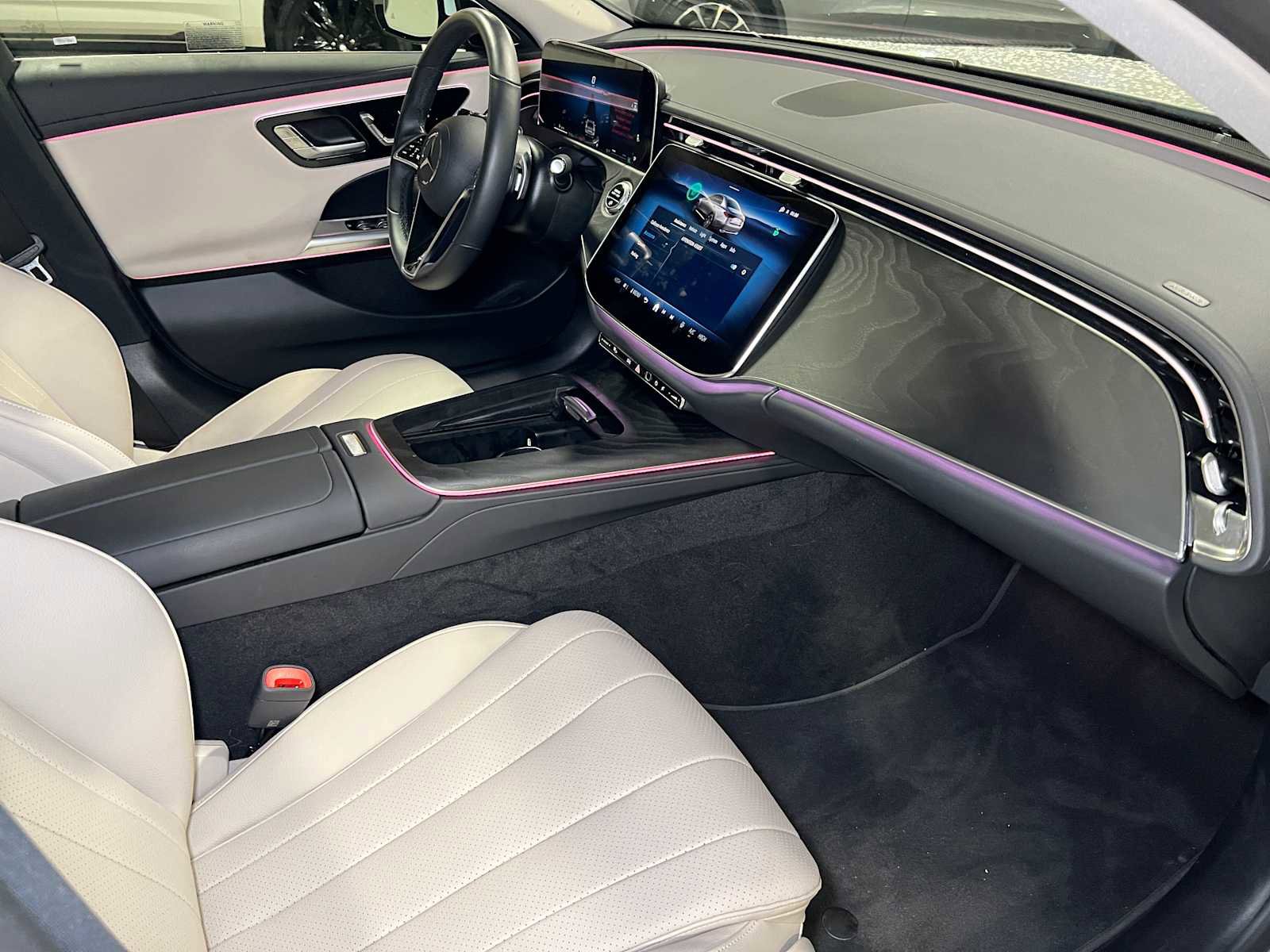 Used 2025 Mercedes-Benz E 350 4MATIC Sedan image 11