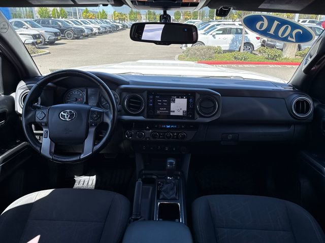 Used 2016 Toyota Tacoma TRD Sport w/ Premium & Technology Package AWD/4WD image 11