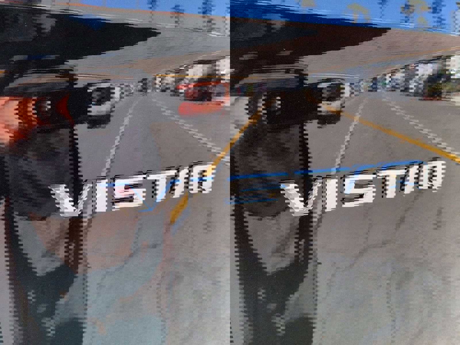 New 2026 Cadillac Vistiq Platinum image 9