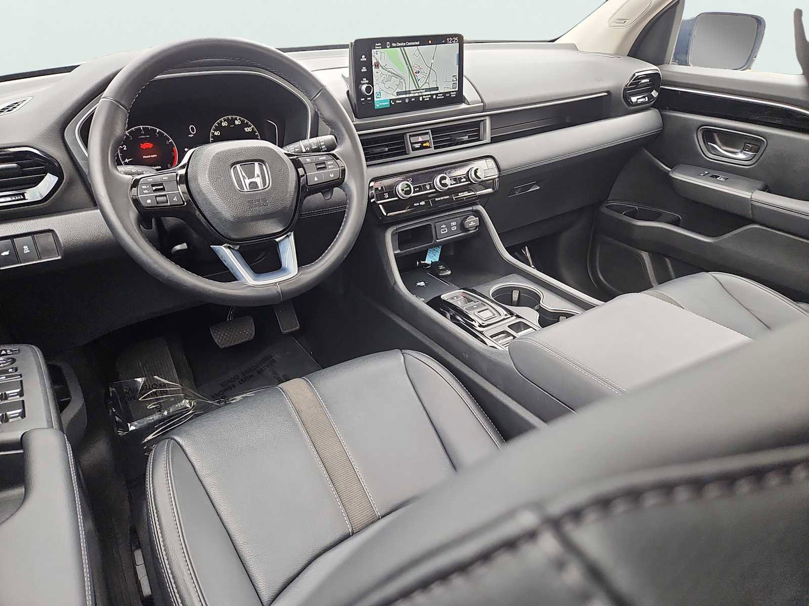 Used 2023 Honda Pilot Touring image 11