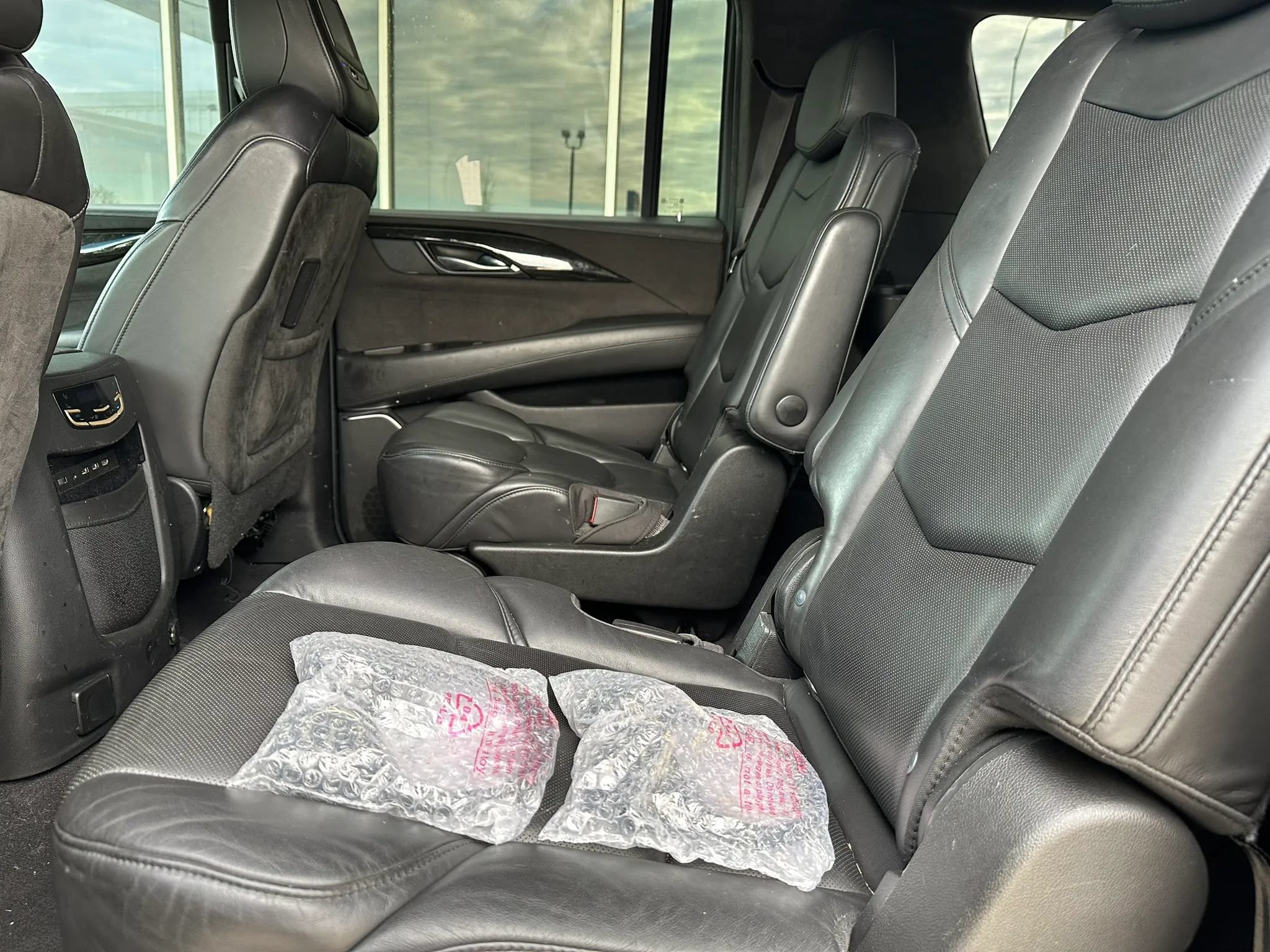 Used 2019 Cadillac Escalade ESV Platinum AWD/4WD image 15