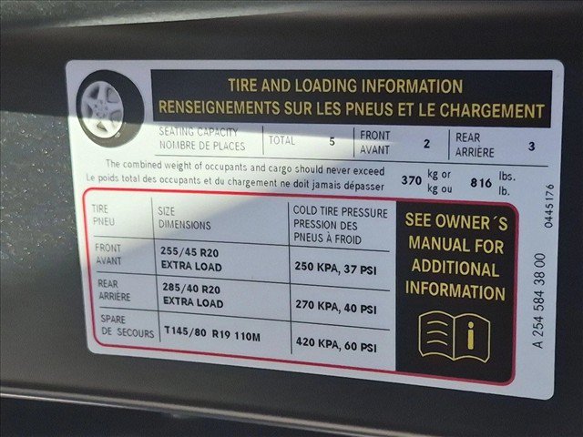 Used 2025 Mercedes-Benz GLC 300 4MATIC image 22