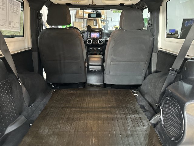 Used 2014 Jeep Wrangler Sahara w/ Connectivity Group AWD/4WD image 26