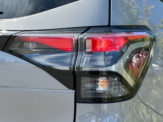 Used 2026 Subaru Forester Premium AWD/4WD image 33