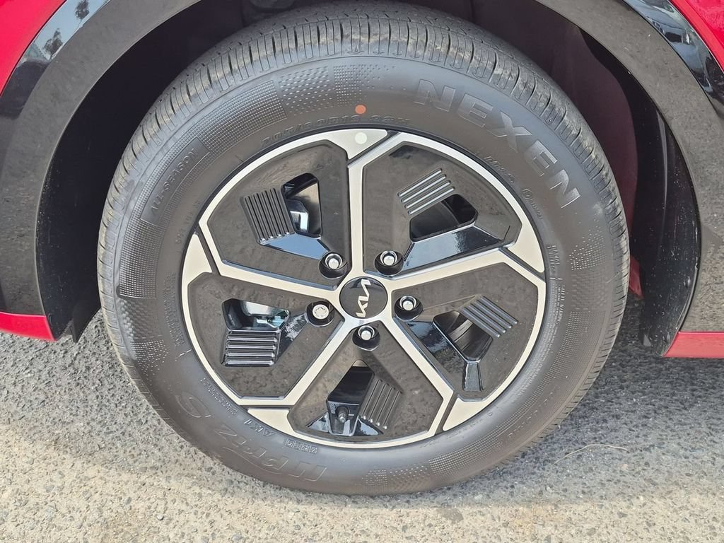 New 2026 Kia Niro FWD image 34
