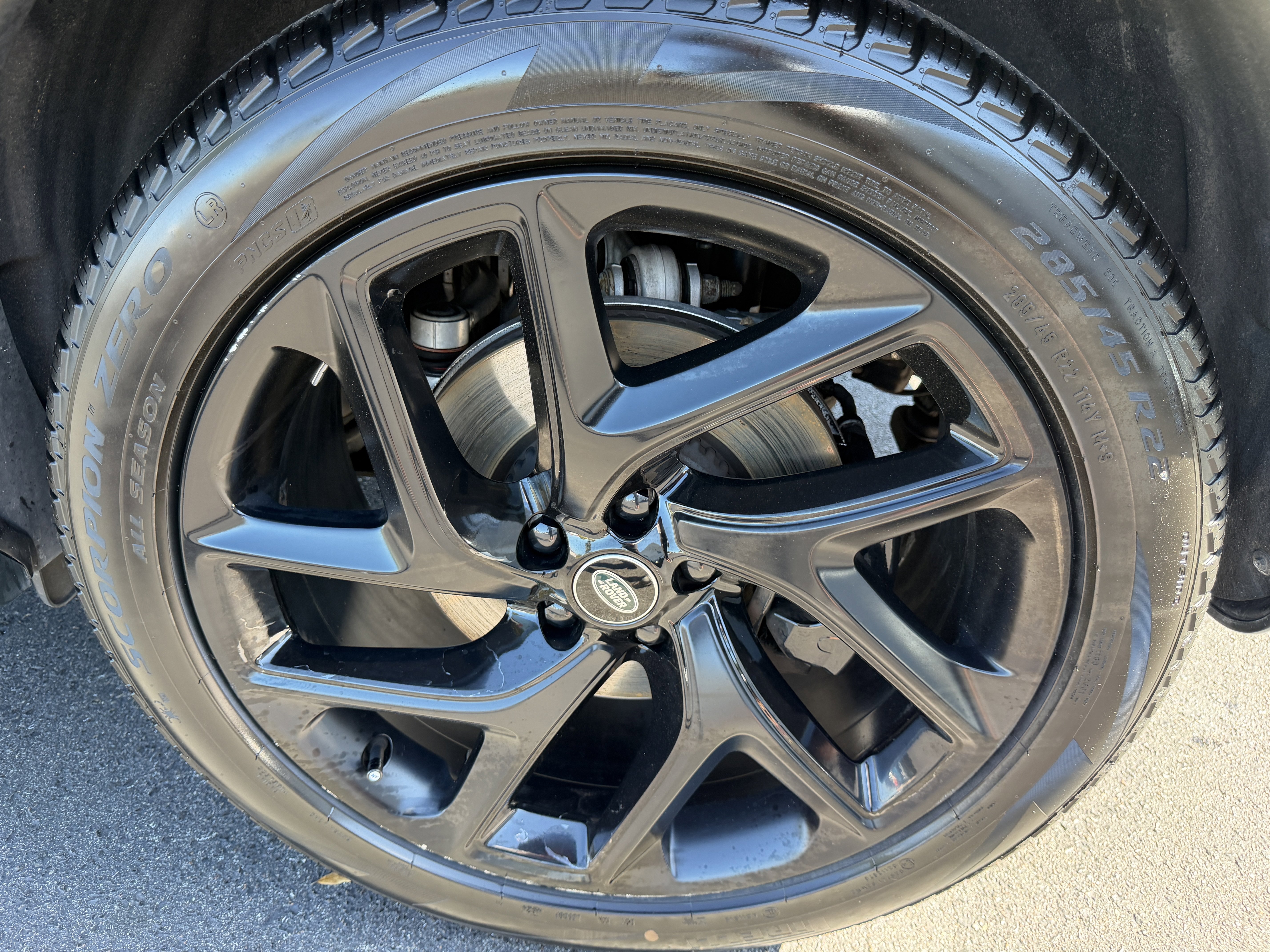 Used 2023 Land Rover Range Rover Sport SE Dynamic image 34