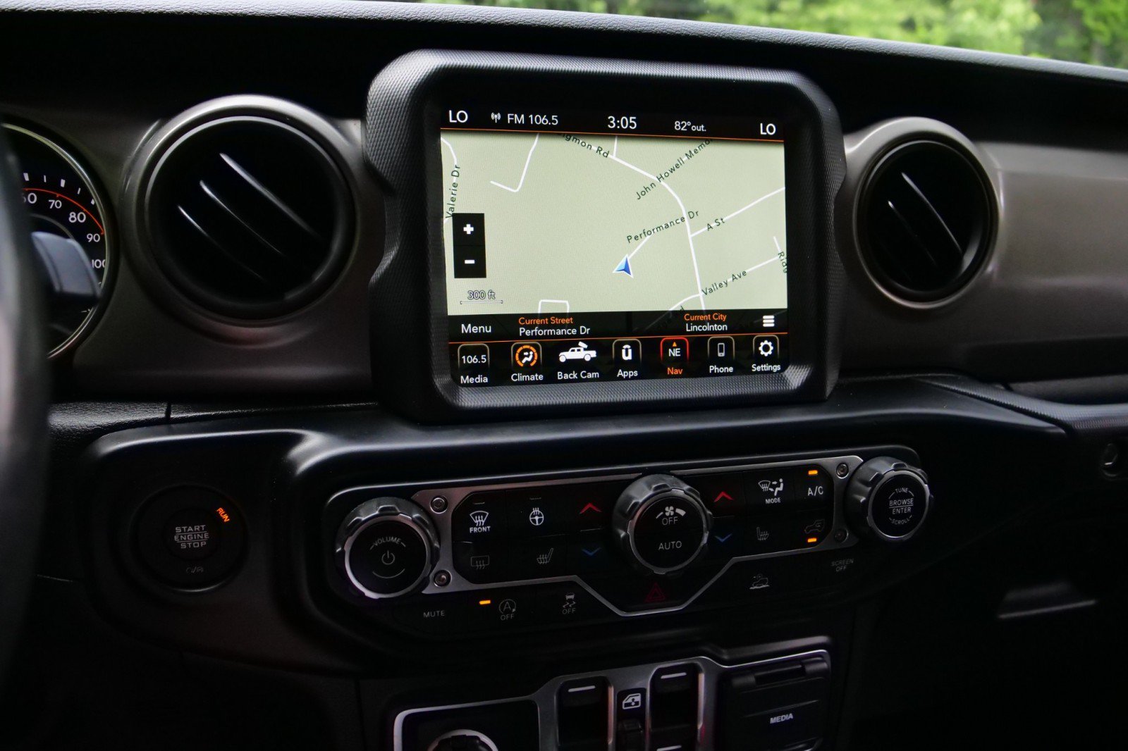 Used 2021 Jeep Gladiator Sport AWD/4WD image 9