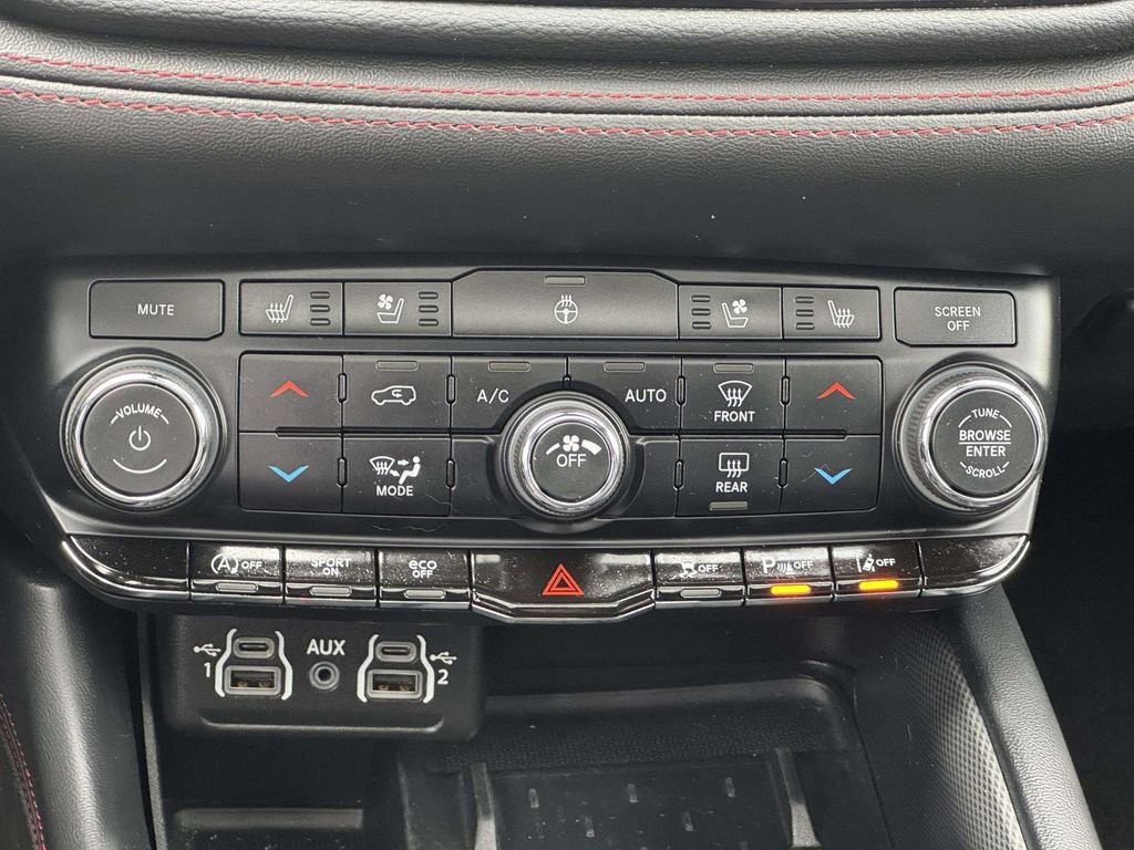 Used 2025 Dodge Durango GT AWD/4WD image 5