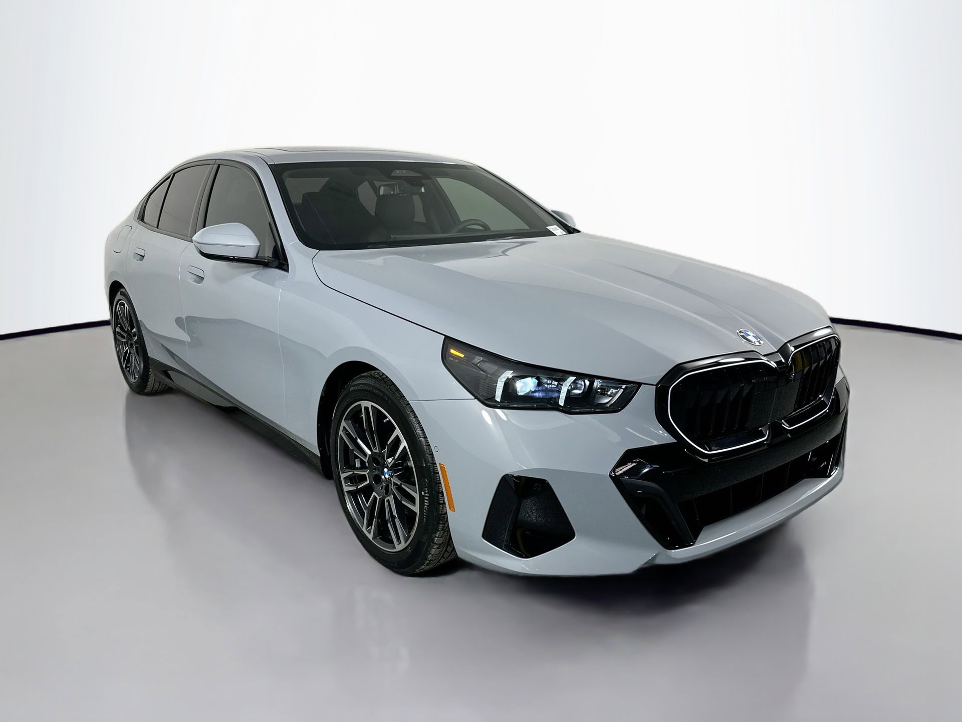 New 2026 BMW 530i xDrive w/ M Sport Package image 3