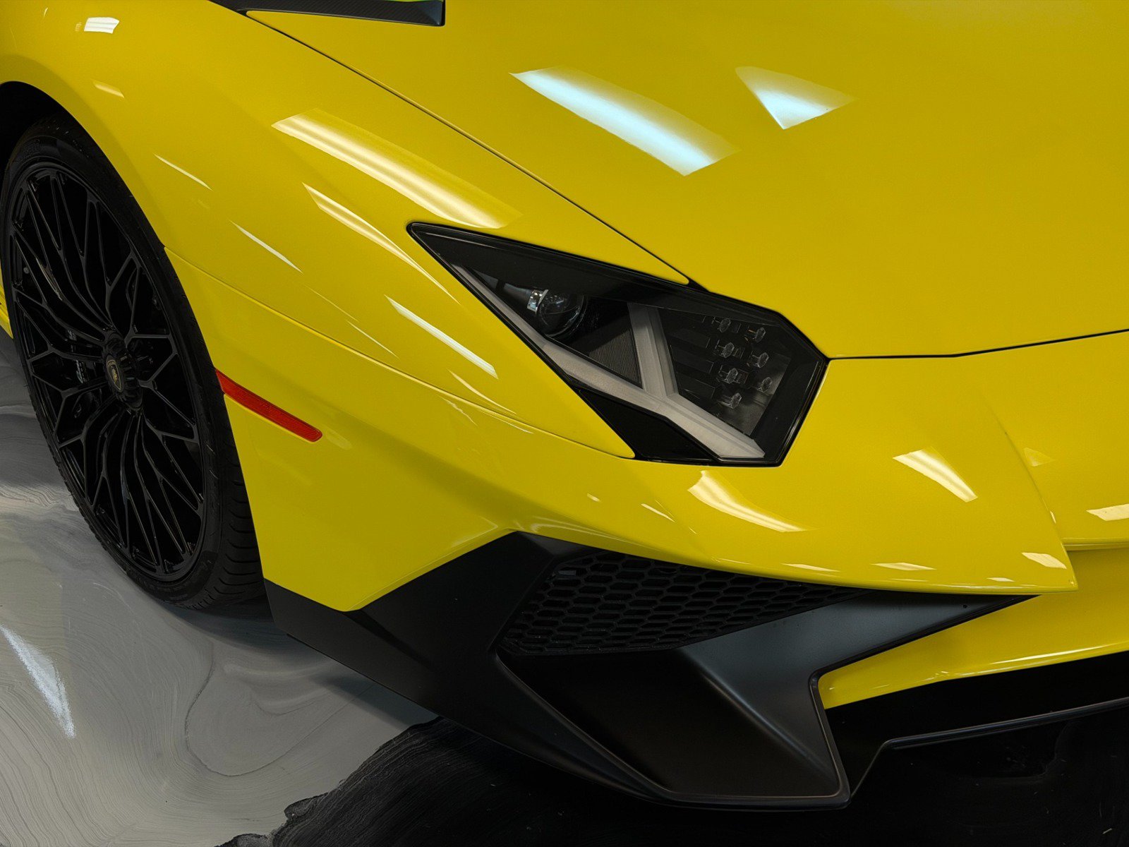 Used 2017 Lamborghini Aventador LP 750-4 Superveloce AWD/4WD image 6