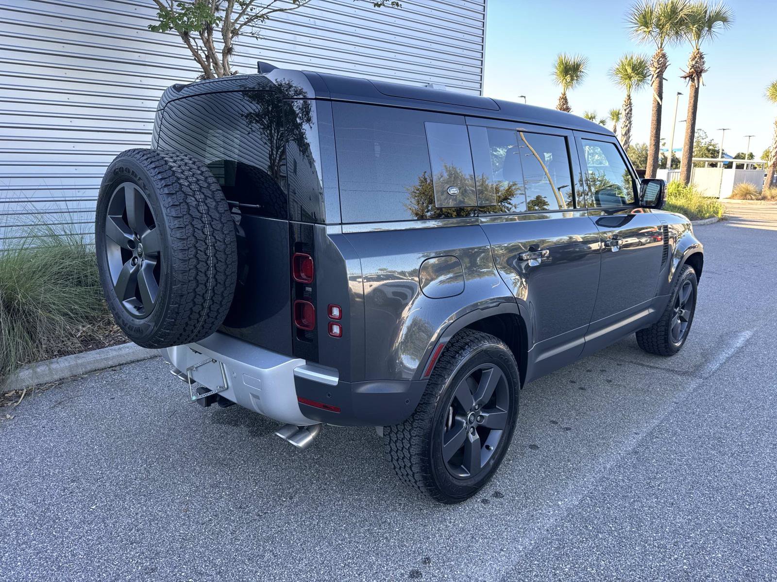 Certified 2024 Land Rover Defender 110 SE AWD/4WD image 6