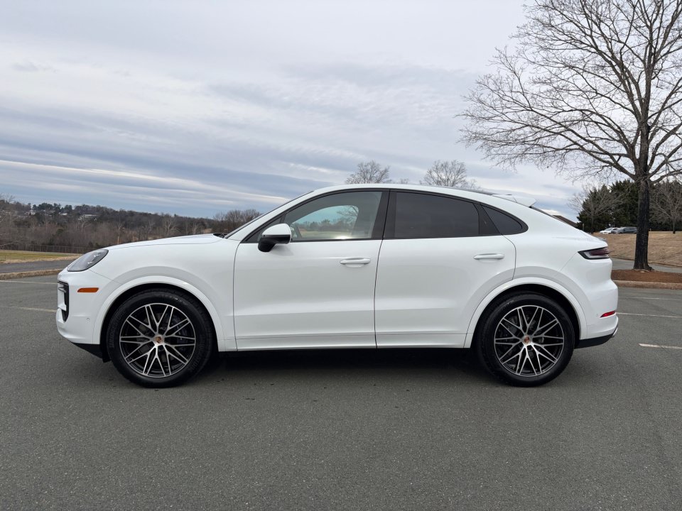 New 2026 Porsche Cayenne Coupe AWD/4WD image 2