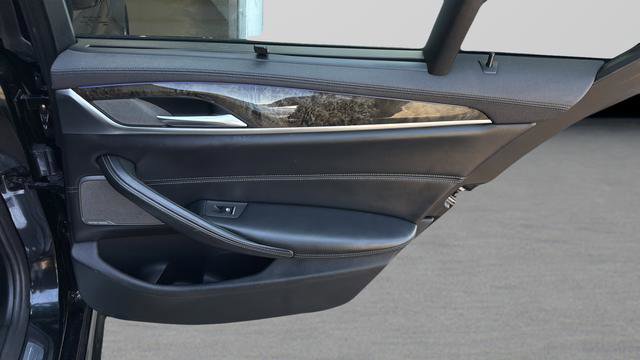 Used 2019 BMW M550i xDrive w/ Premium Package image 26