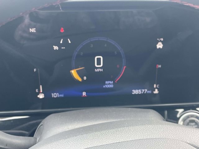 Used 2025 Chevrolet Trax RS w/ Sunroof Package image 27