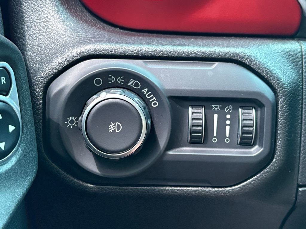 Used 2018 Jeep Wrangler Unlimited Rubicon image 3