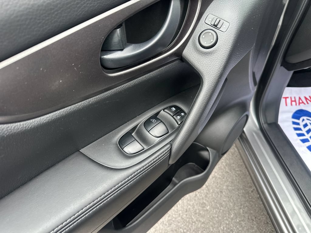 Used 2020 Nissan Rogue Sport S AWD/4WD image 15