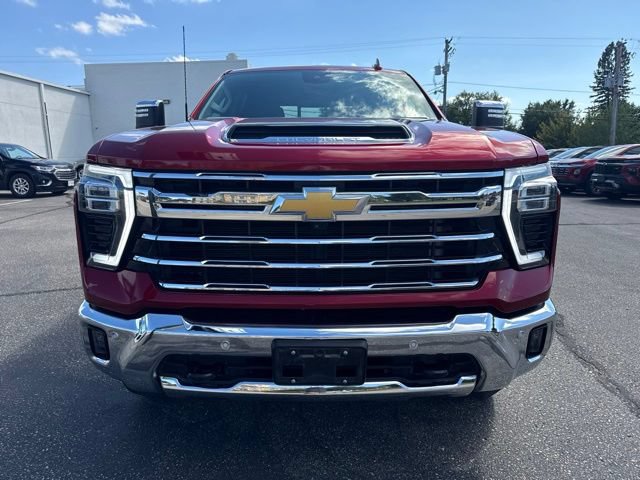 Used 2024 Chevrolet Silverado 3500 LTZ w/ LTZ Plus Package AWD/4WD image 8