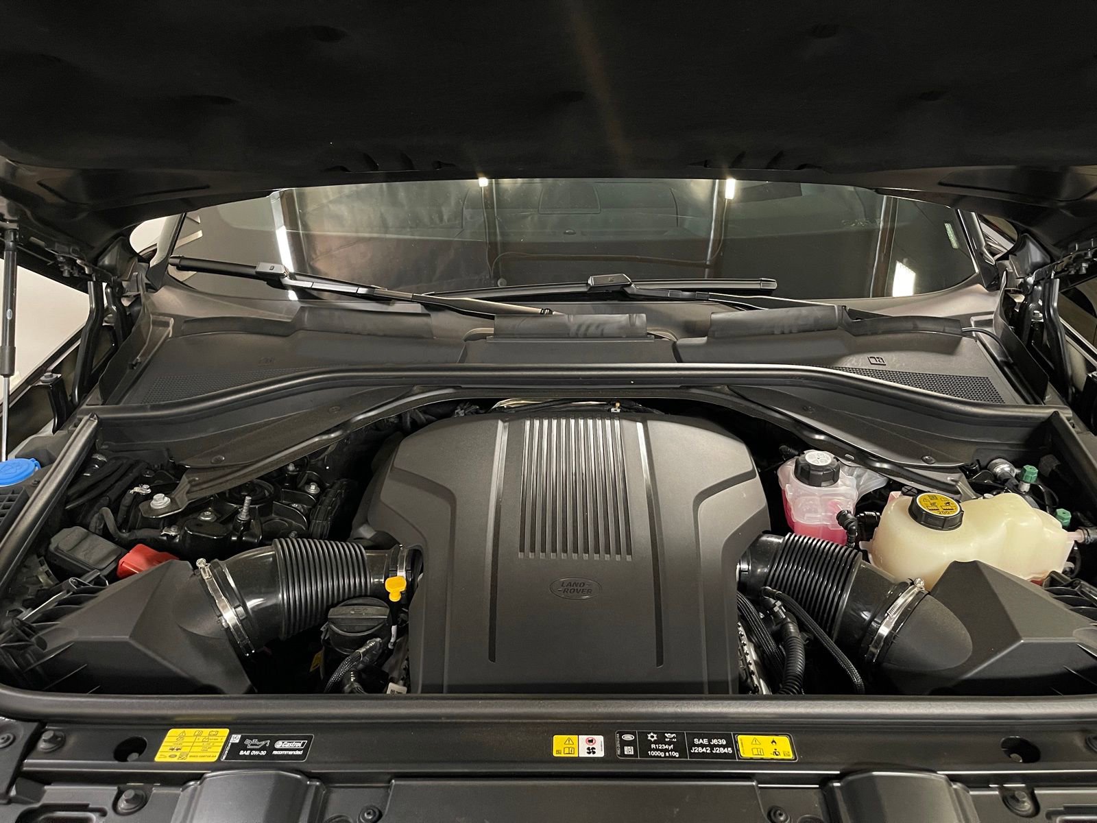 Used 2025 Land Rover Range Rover Long Wheelbase Autobiography image 28