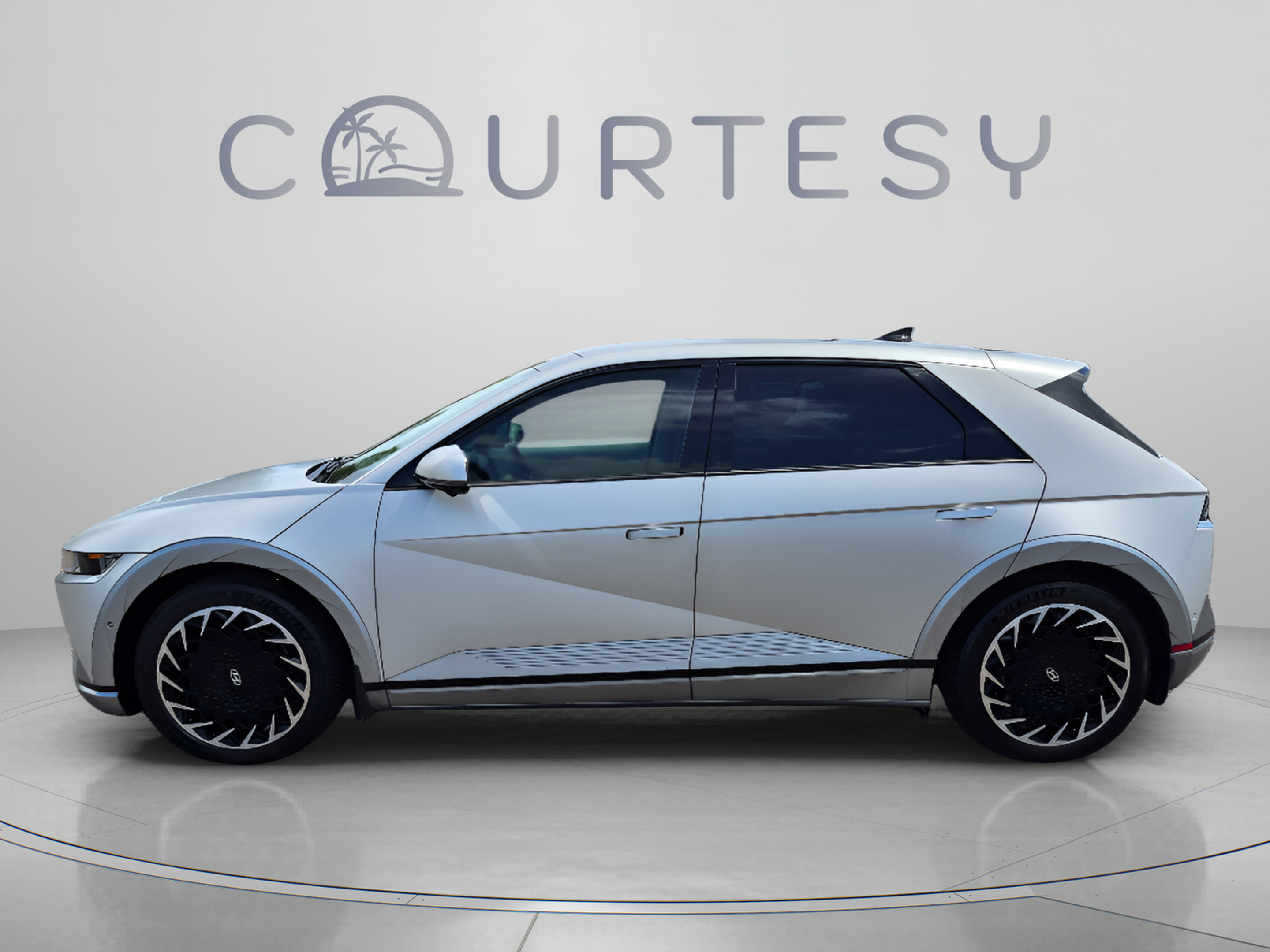 Certified 2024 Hyundai Ioniq 5 Limited AWD/4WD image 2
