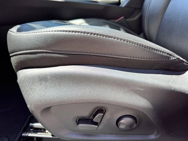 Used 2025 Jeep Compass Limited image 14