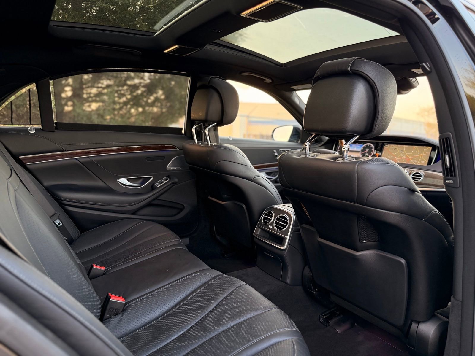 Used 2014 Mercedes-Benz S 550 Sedan w/ Sport Package w/ Sport Package image 26